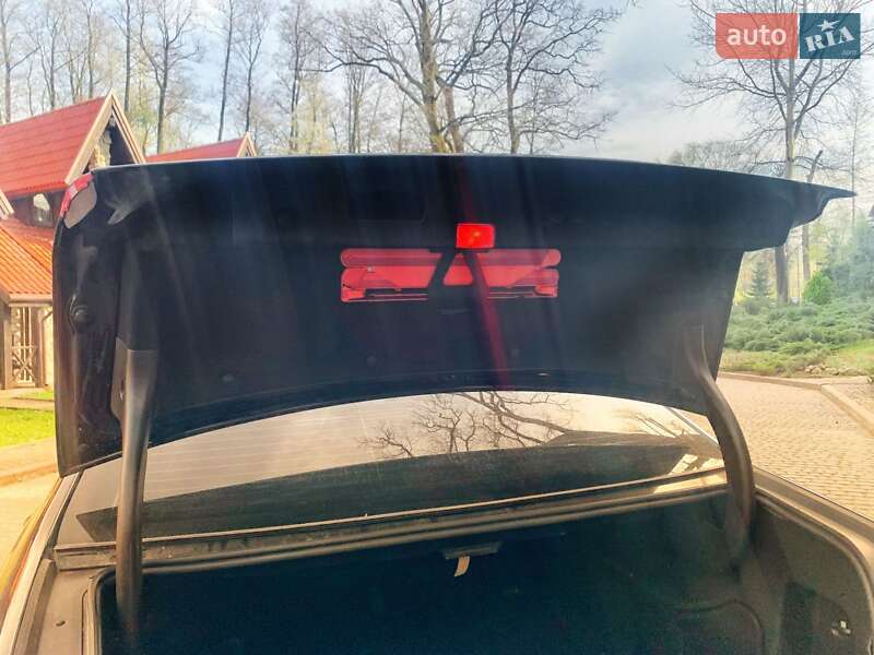 Седан Mercedes-Benz E-Class 2011 в Львове