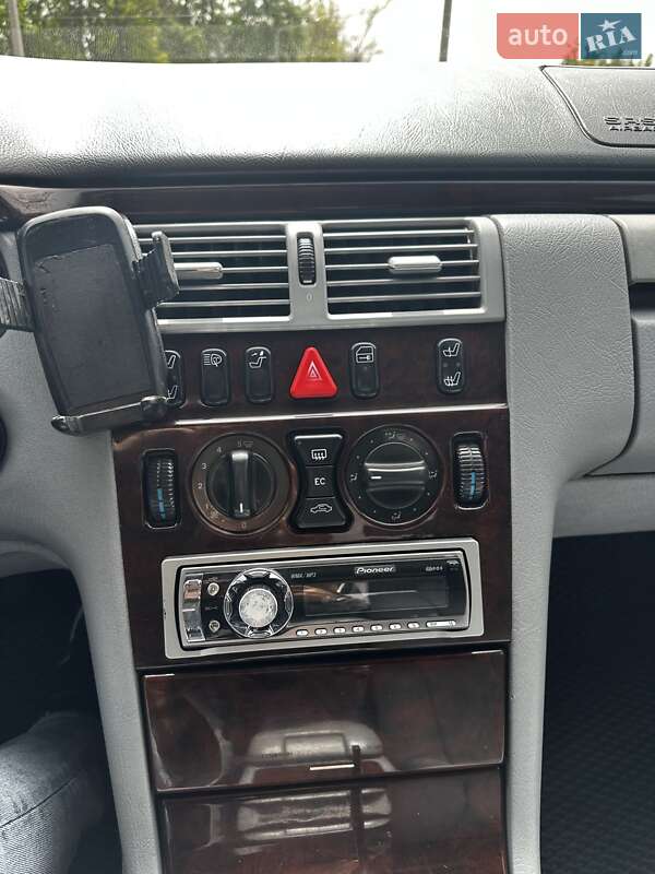 Седан Mercedes-Benz E-Class 1996 в Одессе
