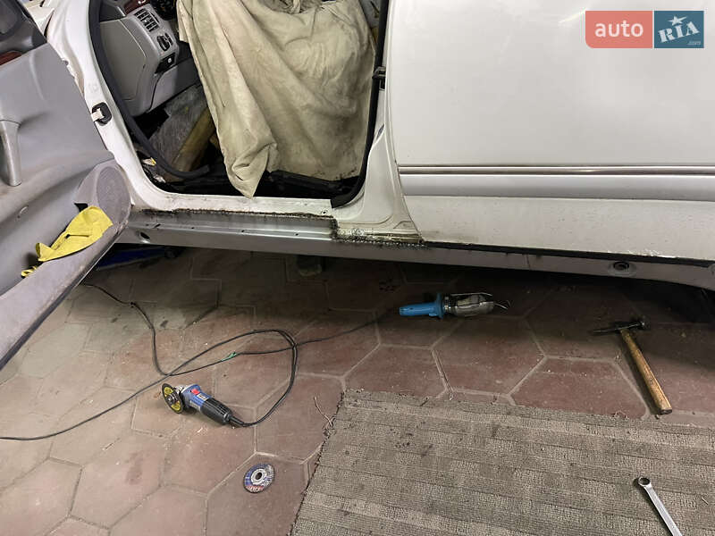 Седан Mercedes-Benz E-Class 1996 в Одессе