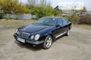 Седан Mercedes-Benz E-Class 2000 в Харкові