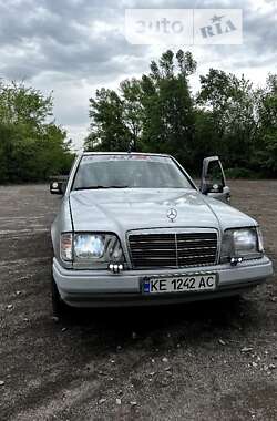 Седан Mercedes-Benz E-Class 1989 в Кривом Роге