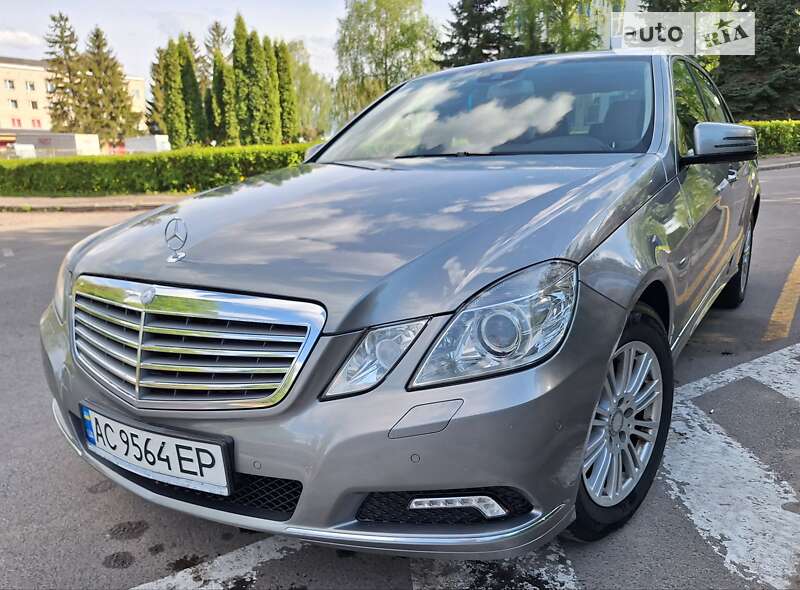 Седан Mercedes-Benz E-Class 2010 в Луцке