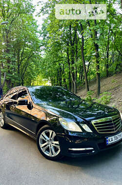 Седан Mercedes-Benz E-Class 2012 в Киеве