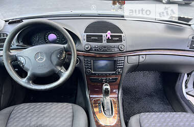 Седан Mercedes-Benz E-Class 2004 в Міжгір'ї
