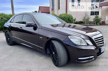 Седан Mercedes-Benz E-Class 2011 в Тернополе