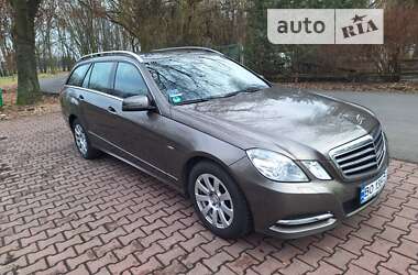 Универсал Mercedes-Benz E-Class 2011 в Зборове