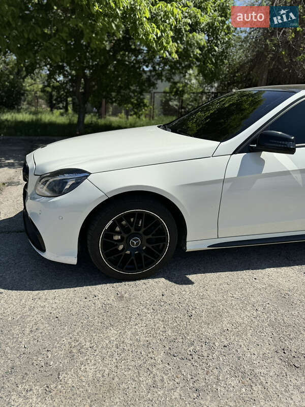 Седан Mercedes-Benz E-Class 2011 в Кривому Розі