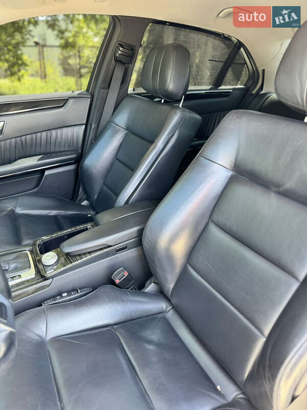 Седан Mercedes-Benz E-Class 2011 в Кривому Розі