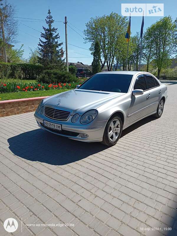 Седан Mercedes-Benz E-Class 2002 в Могилів-Подільському