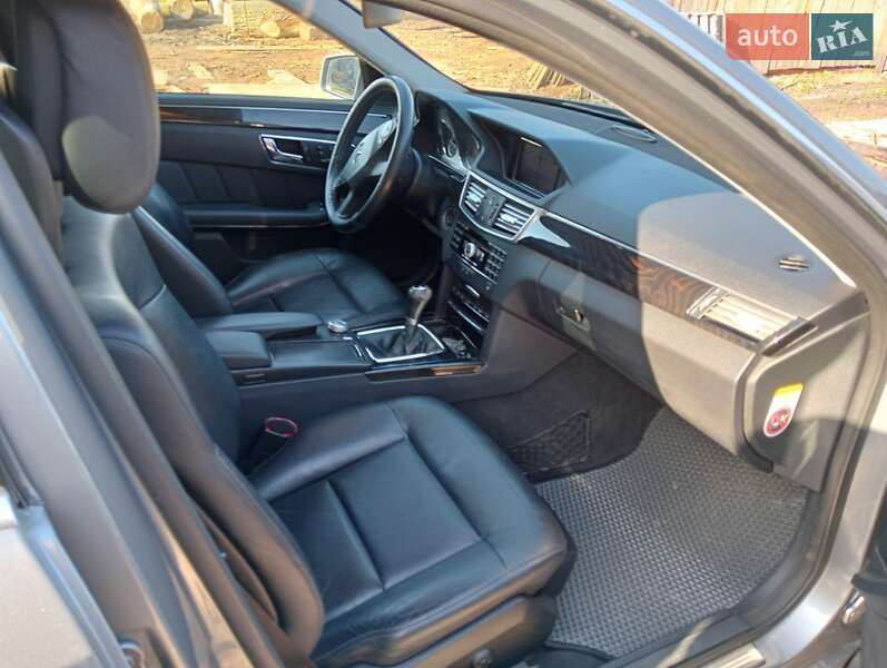 Універсал Mercedes-Benz E-Class 2010 в Львові фото 10 Універсал Mercedes-Benz E-Class 2010 в Львові