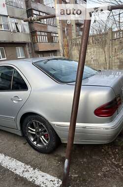 Седан Mercedes-Benz E-Class 2000 в Снятине