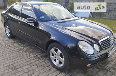 Седан Mercedes-Benz E-Class 2002 в Маневичах