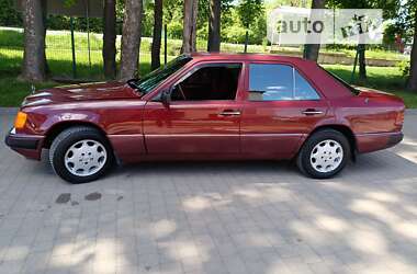 Седан Mercedes-Benz E-Class 1992 в Стрые