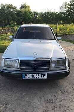 Седан Mercedes-Benz E-Class 1989 в Львові