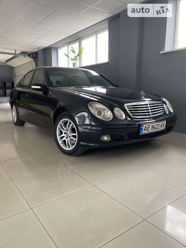 Седан Mercedes-Benz E-Class 2002 в Днепре