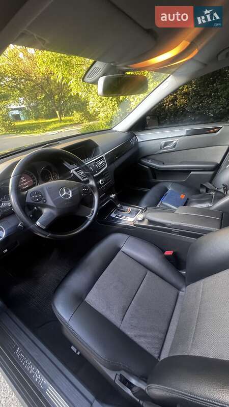 Седан Mercedes-Benz E-Class 2010 в Киеве