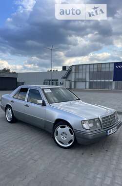 Седан Mercedes-Benz E-Class 1990 в Харкові