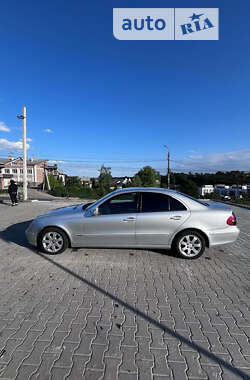 Седан Mercedes-Benz E-Class 2002 в Чернівцях