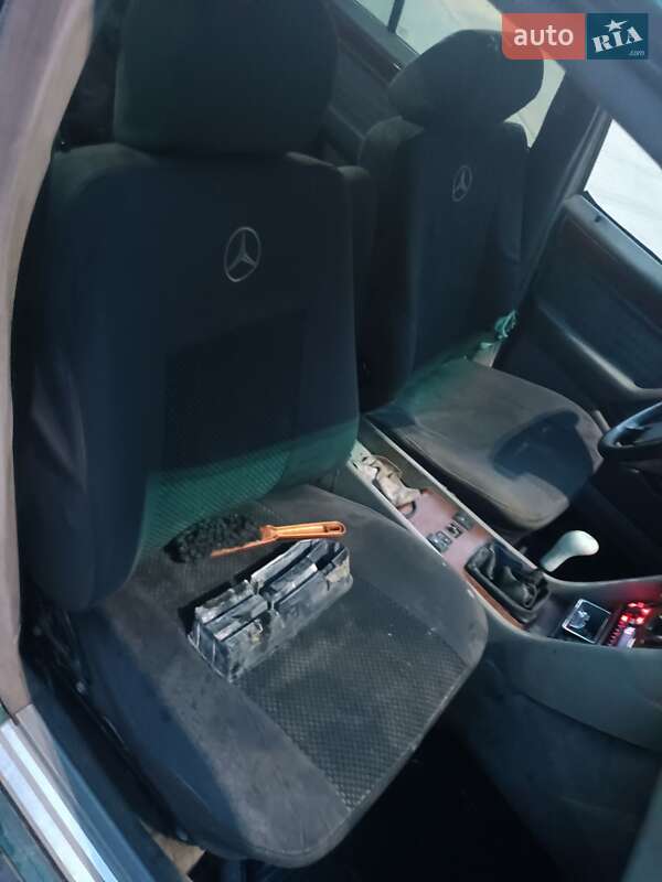 Седан Mercedes-Benz E-Class 1992 в Николаеве
