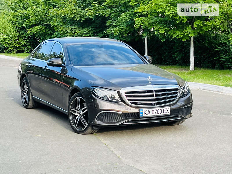 Седан Mercedes-Benz E-Class 2016 в Киеве