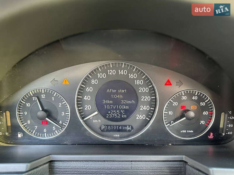 Седан Mercedes-Benz E-Class 2002 в Днепре