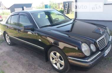 Седан Mercedes-Benz E-Class 1996 в Луцке