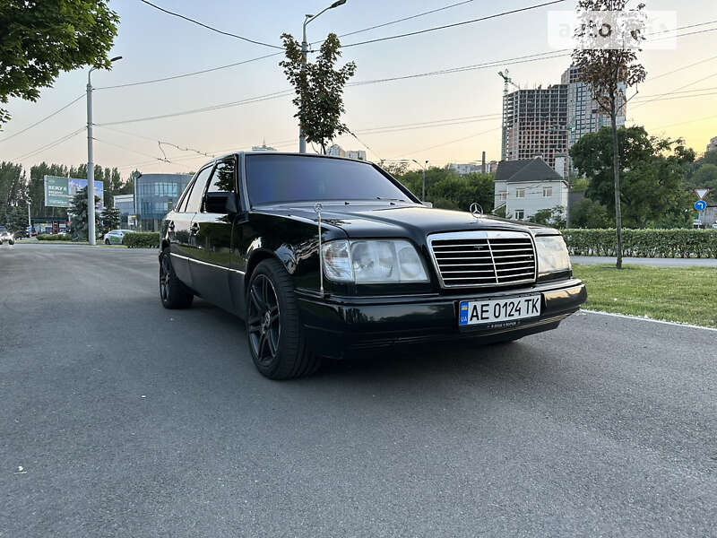Mercedes-Benz E-Class 1995