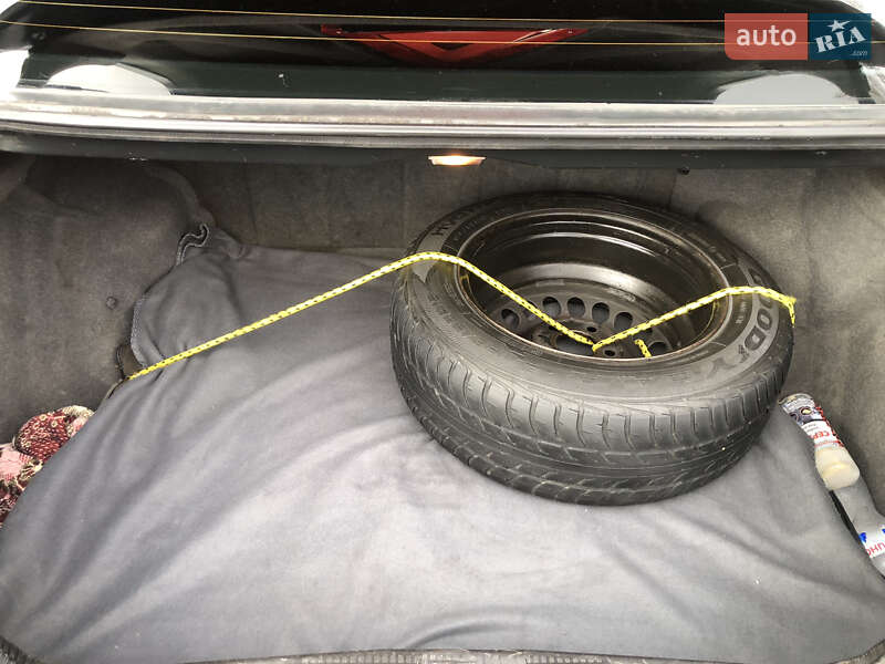 Седан Mercedes-Benz E-Class 1993 в Києві