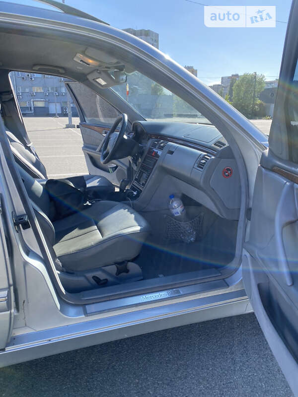 Универсал Mercedes-Benz E-Class 2001 в Киеве