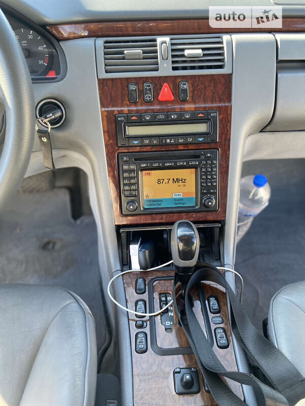 Универсал Mercedes-Benz E-Class 2001 в Киеве