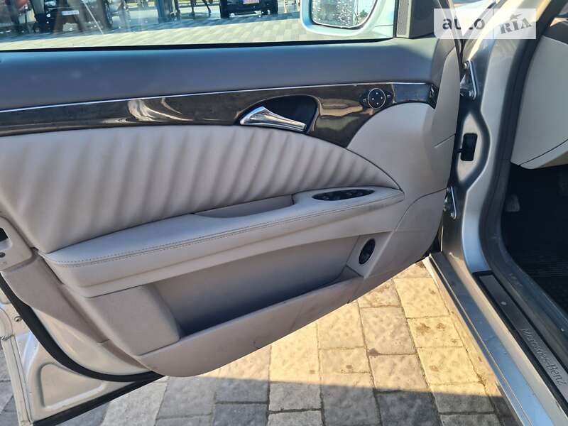 Седан Mercedes-Benz E-Class 2008 в Львове