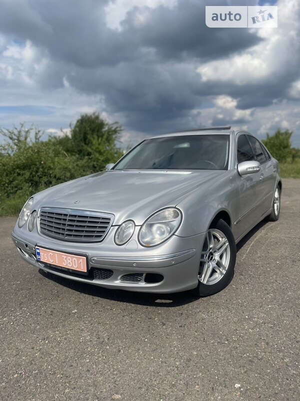 Седан Mercedes-Benz E-Class 2004 в Ровно