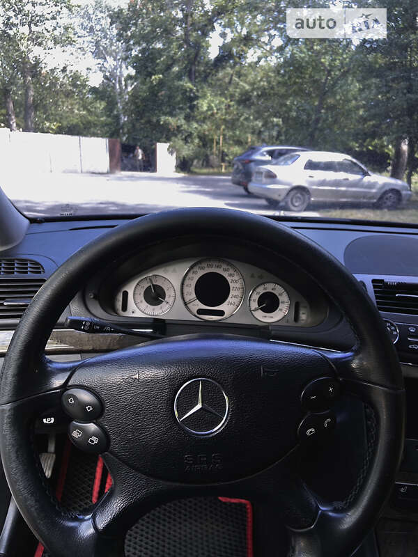 Седан Mercedes-Benz E-Class 2007 в Днепре