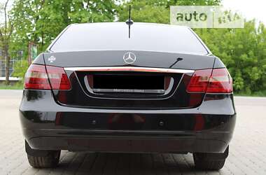 Седан Mercedes-Benz E-Class 2010 в Снятине