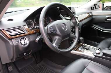 Седан Mercedes-Benz E-Class 2010 в Снятине