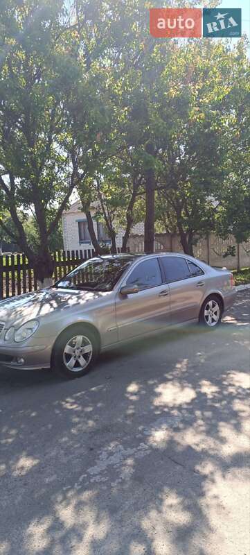 Седан Mercedes-Benz E-Class 2003 в Брусилове