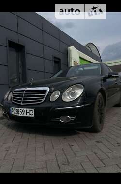 Седан Mercedes-Benz E-Class 2007 в Хусті