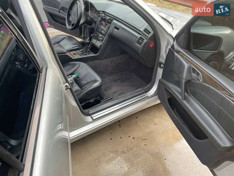 Седан Mercedes-Benz E-Class 1998 в Киеве фото 2 Седан Mercedes-Benz E-Class 1998 в Киеве