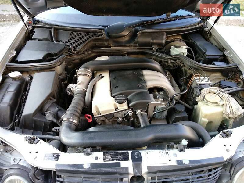 Седан Mercedes-Benz E-Class 1998 в Львове