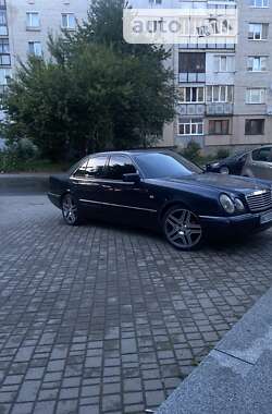 Седан Mercedes-Benz E-Class 1998 в Луцьку