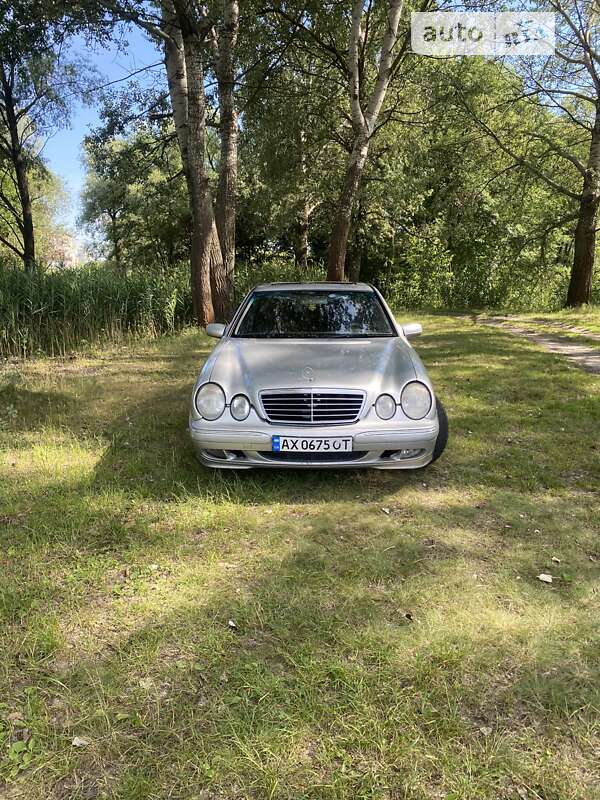 Седан Mercedes-Benz E-Class 2001 в Пісочині