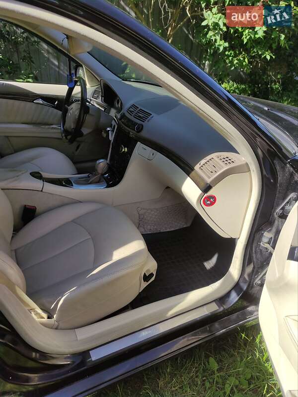 Седан Mercedes-Benz E-Class 2004 в Чернігові