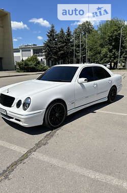 Седан Mercedes-Benz E-Class 2001 в Запорожье