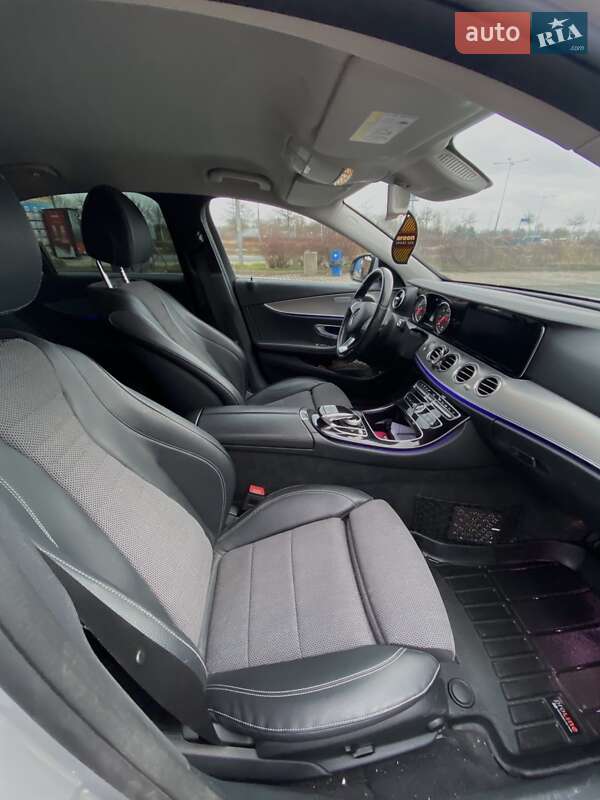 Седан Mercedes-Benz E-Class 2016 в Дніпрі