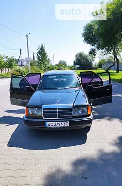 Седан Mercedes-Benz E-Class 1992 в Львове