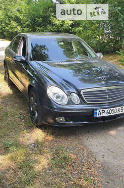 Седан Mercedes-Benz E-Class 2002 в Запоріжжі