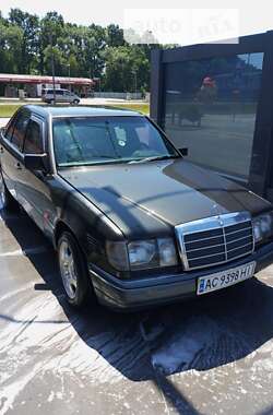 Седан Mercedes-Benz E-Class 1993 в Луцьку