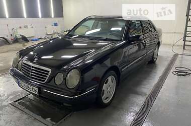 Седан Mercedes-Benz E-Class 2001 в Львове