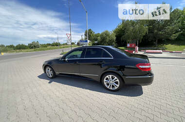 Седан Mercedes-Benz E-Class 2011 в Львові