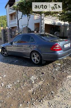 Седан Mercedes-Benz E-Class 2004 в Виноградове